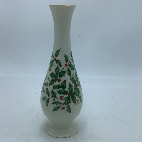 Two Lenox Holly Berry Christmas Vases - Picture 9 of 16